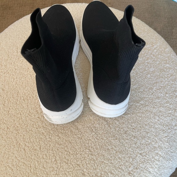 Steve Madden Bitten Sneaker - Picture 3 of 5